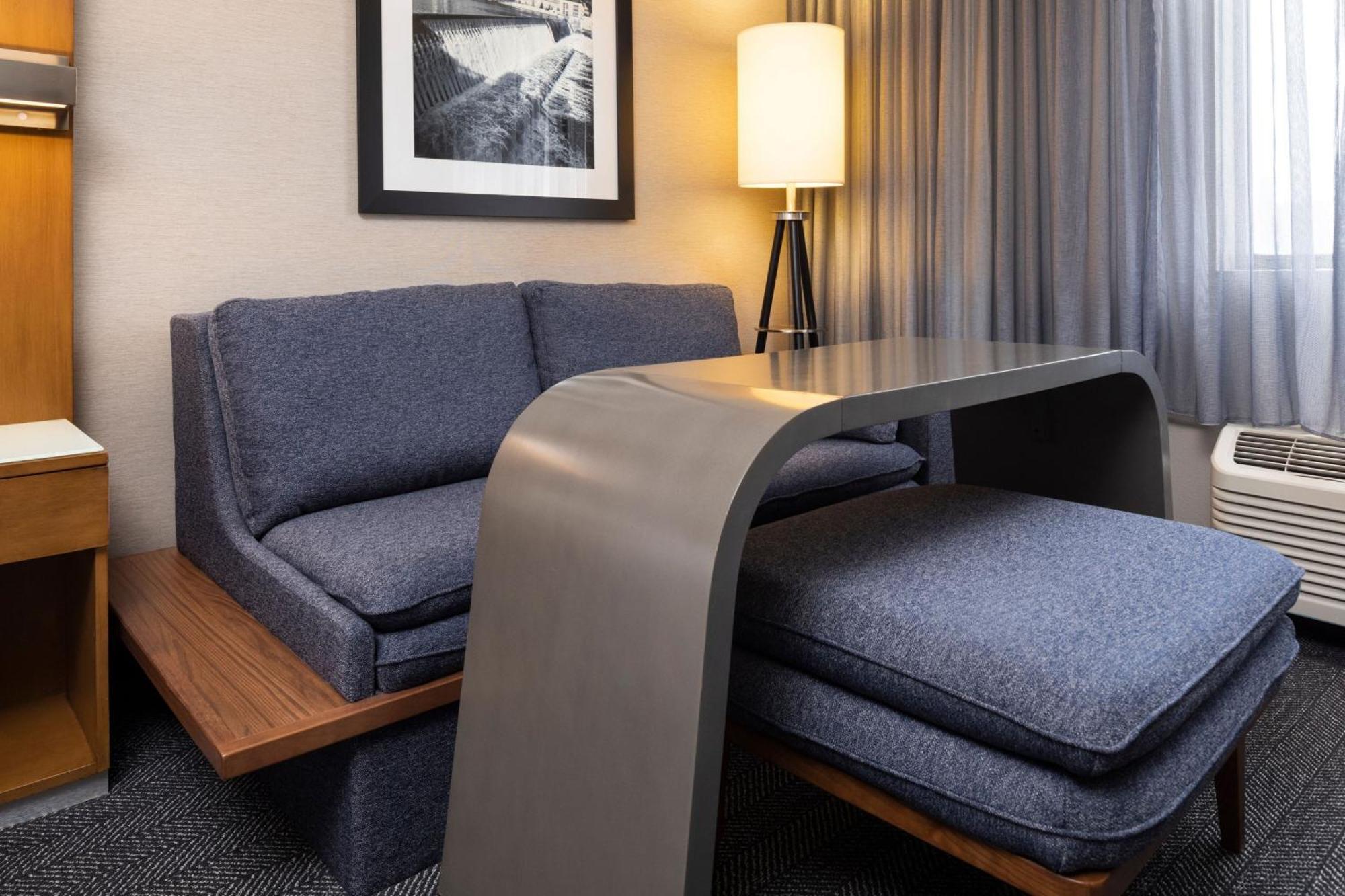 Courtyard By Marriott Minneapolis Downtown Zewnętrze zdjęcie