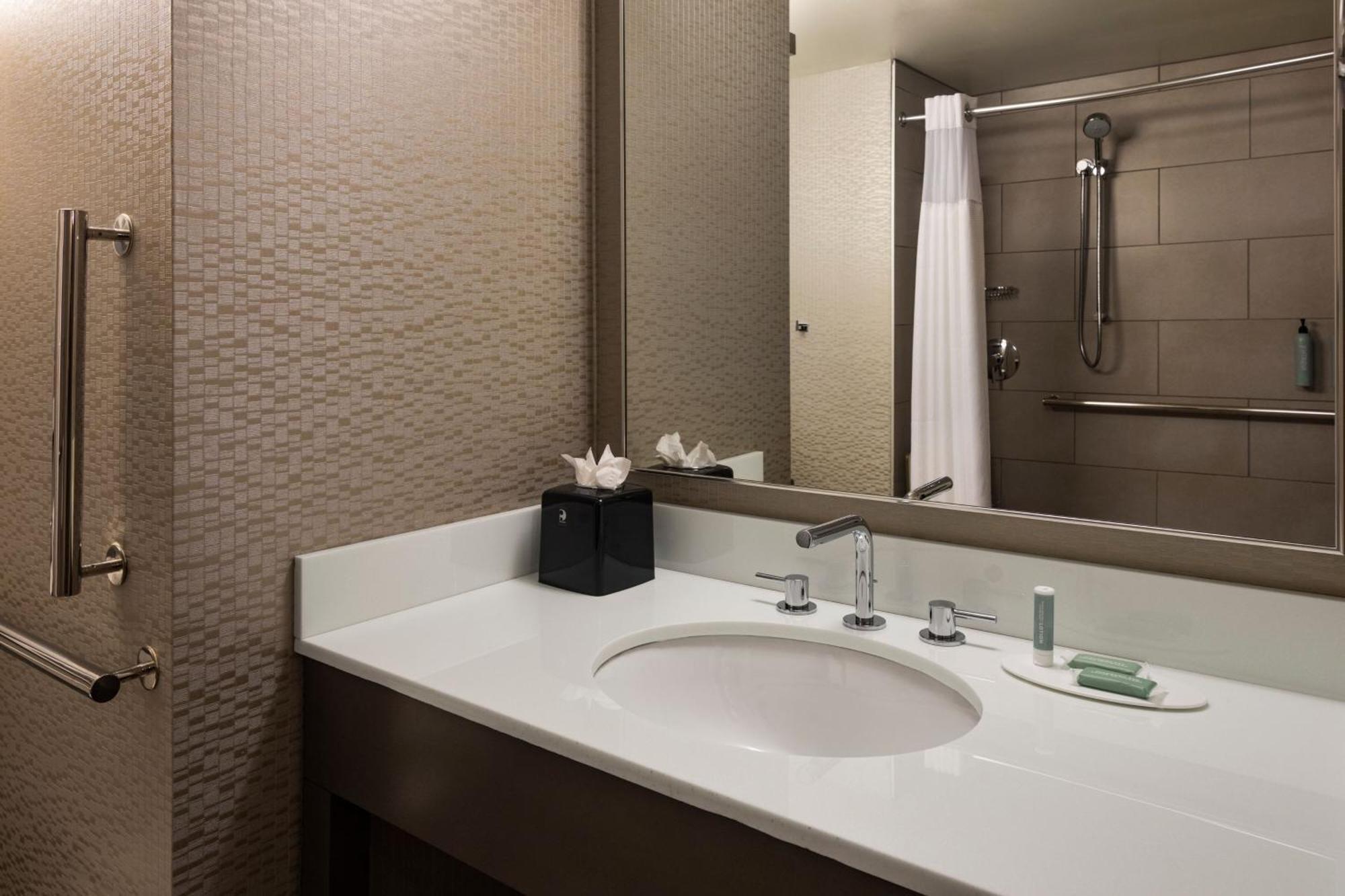 Courtyard By Marriott Minneapolis Downtown Zewnętrze zdjęcie