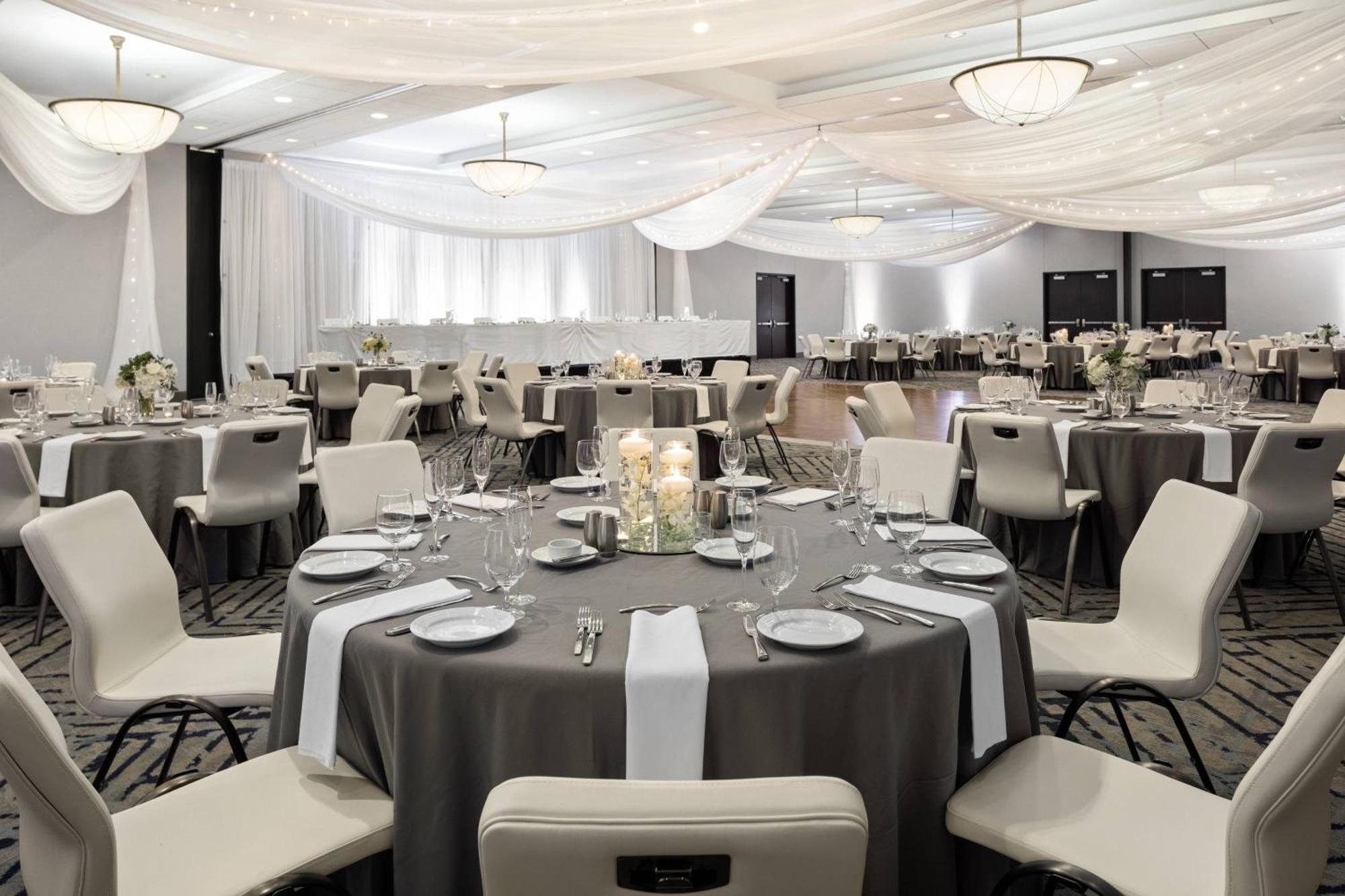 Courtyard By Marriott Minneapolis Downtown Zewnętrze zdjęcie
